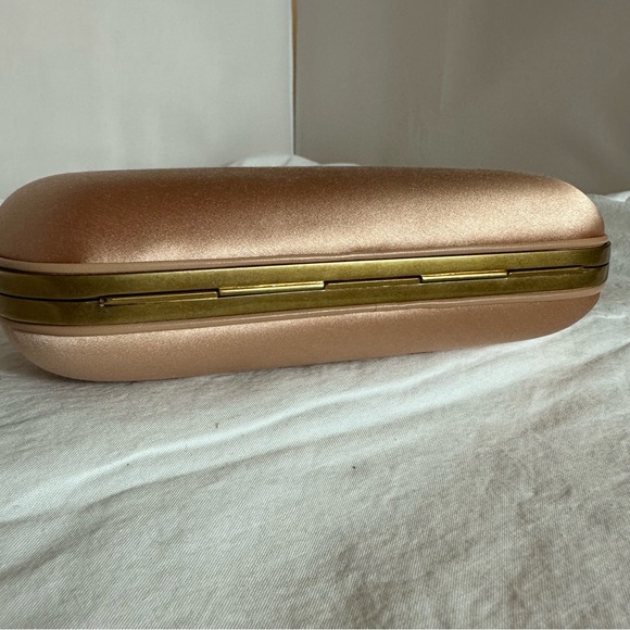 Gucci Broadway Butterfly Handbag Clutch in Pink - Picture 11 of 14